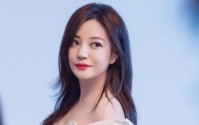 赵薇为什么被全网封杀？主要原因是什么？